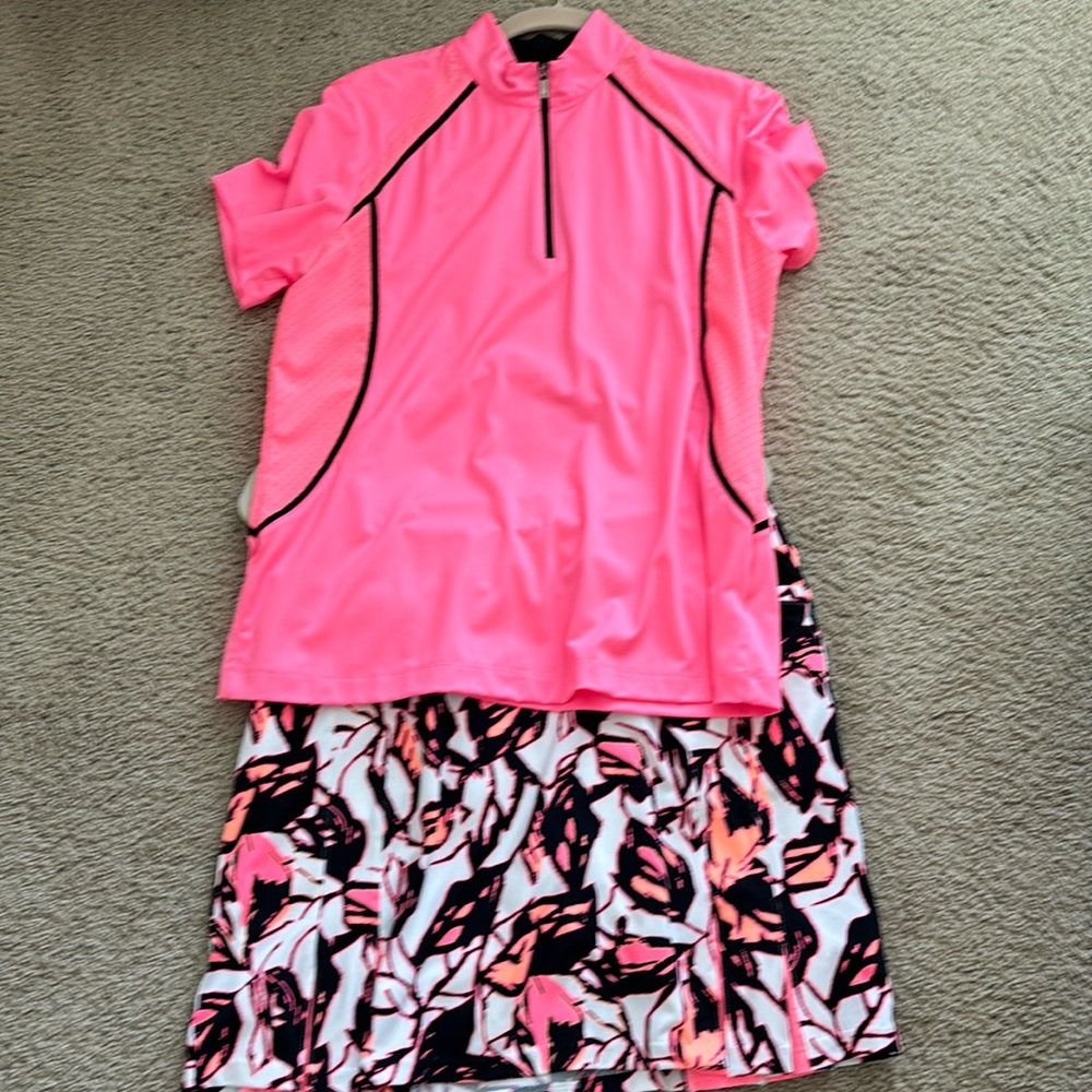 Tail golf top